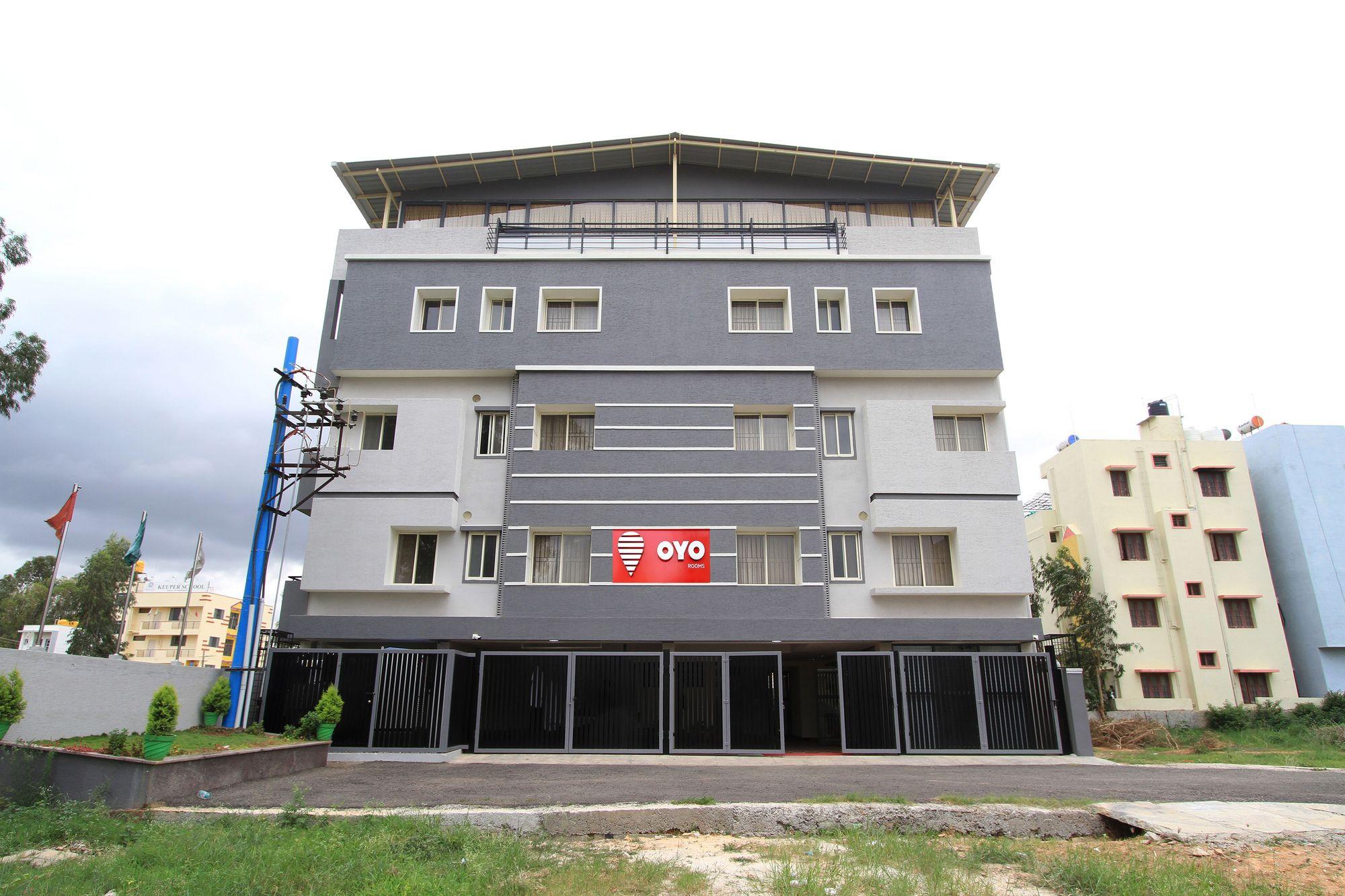 Oyo 4797 Lulu Hospitality Yelahanka Exterior foto