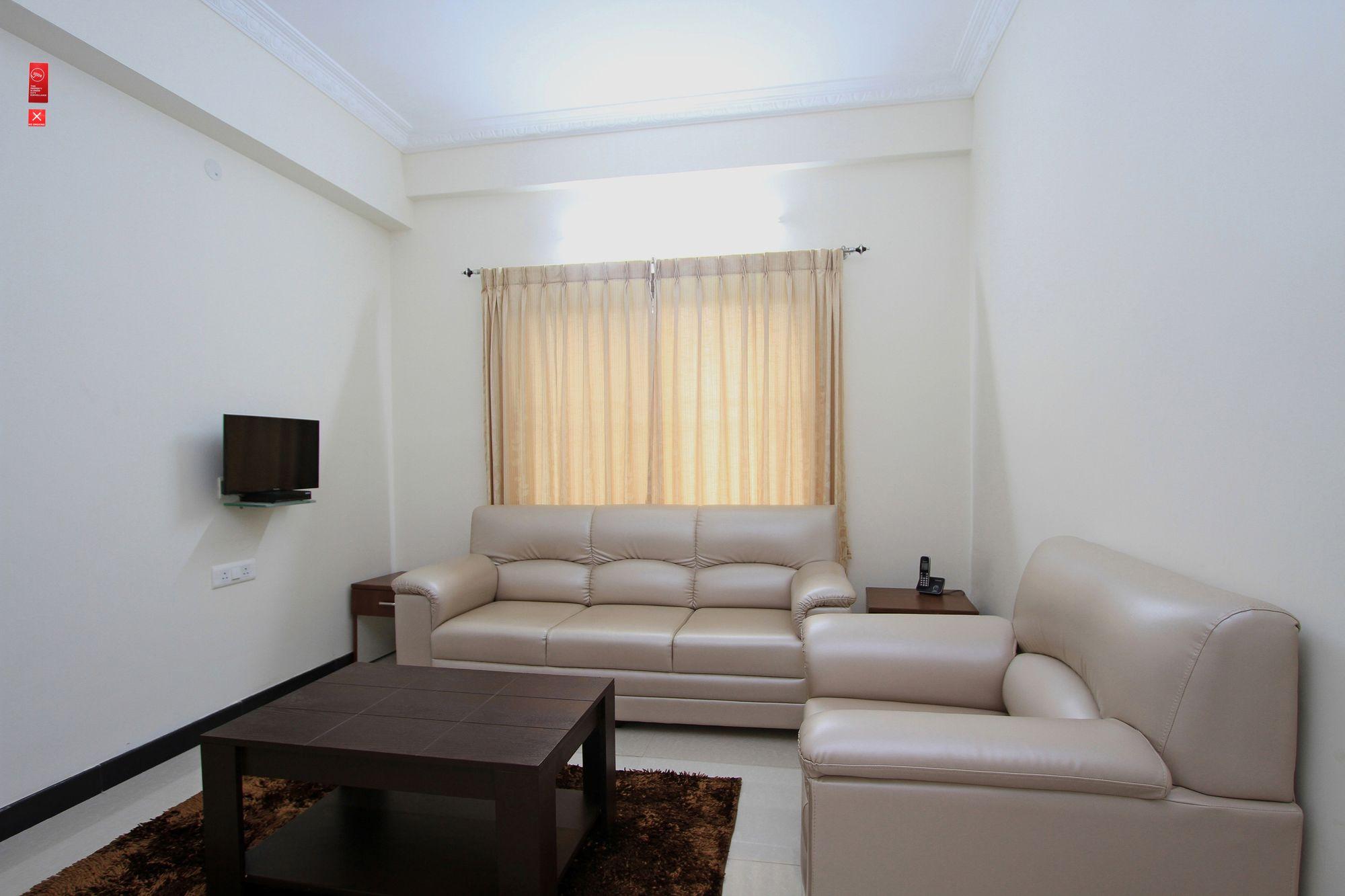 Oyo 4797 Lulu Hospitality Yelahanka Exterior foto