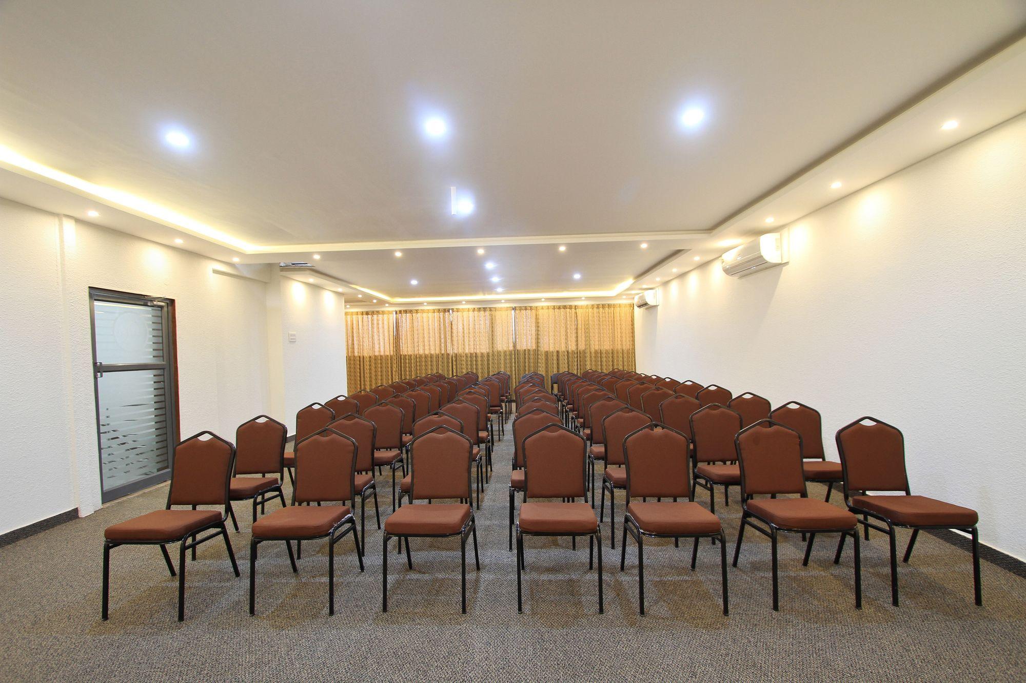 Oyo 4797 Lulu Hospitality Yelahanka Exterior foto